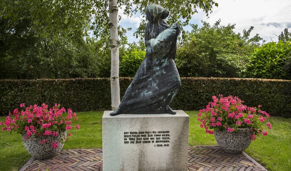 In Oude-Tonge kwamen 305 mensen om bij de watersnoodramp, tien procent van de bevolking. (beeld Arie Kievit)