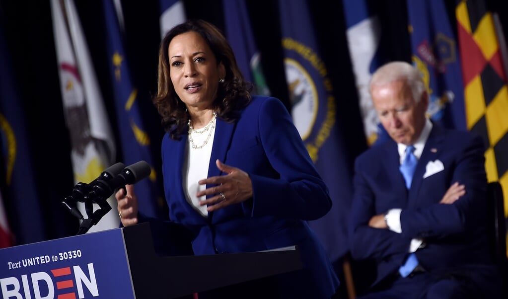 Presidentskandidaat Joe Biden en zijn running mate Kamala Harris presenteren zich als een hecht en strijdbaar team. (beeld afp / Olivier Douliery)