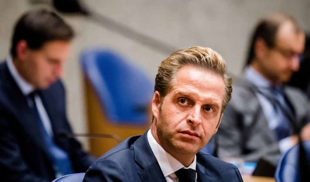 <p>Minister Hugo de Jonge van Volksgezondheid, Welzijn en Sport (CDA) tijdens de eerste dag van de Algemene Politieke Beschouwingen.</p> (beeld anp / Bart Maat)