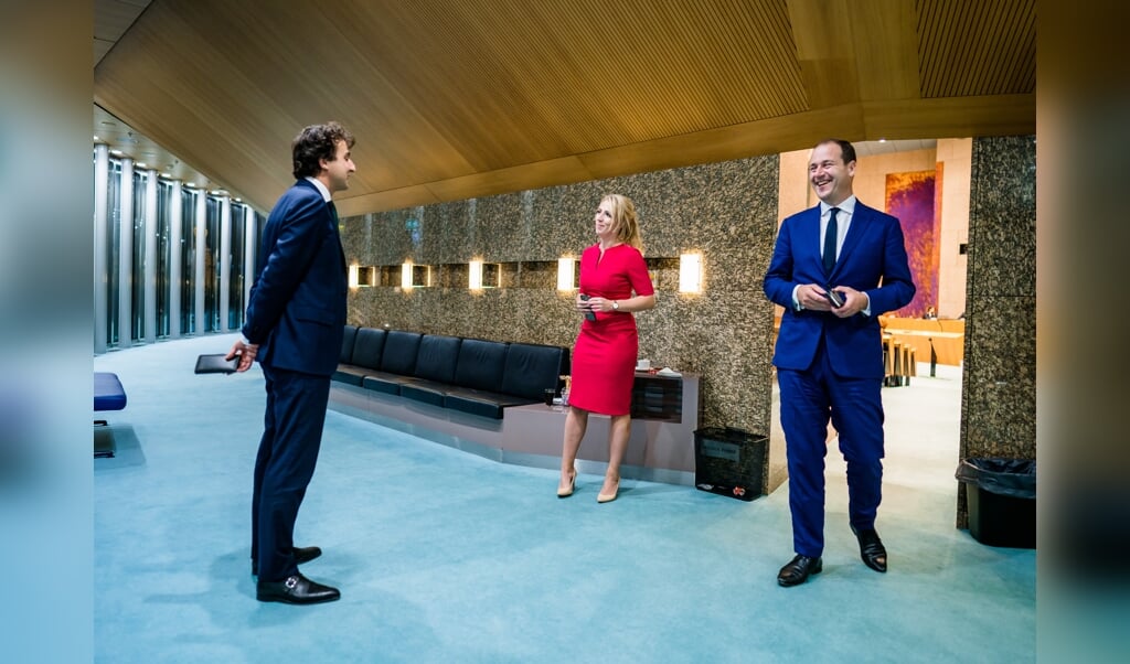 <p>Jesse Klaver (Groenlinks), Lilian Marijnissen (SP) en Lodewijk Asscher (PVDA) tijdens de eerste dag van de Algemene Politieke Beschouwingen, het debat na de troonrede op Prinsjesdag. Bij het debat over de hoofdlijnen van de miljoenennota en de rijksbegroting was door de coronamaatregelen maar een klein deel van het kabinet aanwezig. ANP BART MAAT</p> (beeld anp / Bart Maat)