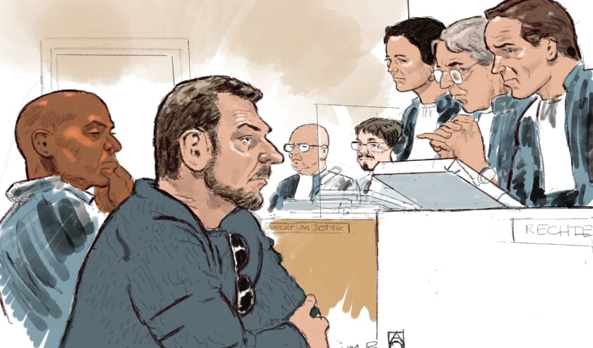 <p>Rechtbanktekening van (L-R) advocaat Gerald Roethof, verdachte Jos B., officieren van justitie en de rechters tijdens de inhoudelijke behandeling van de rechtszaak. B. wordt verdacht van het ontvoeren, misbruiken en doden van Nicky Verstappen. </p> (beeld anp / Aloys Oosterwijk)