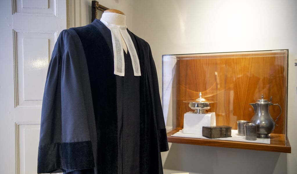 Wie Draagt Een Toga Liturgische kleding? ‘Toga en stola laten zien dat ik een dienaar van