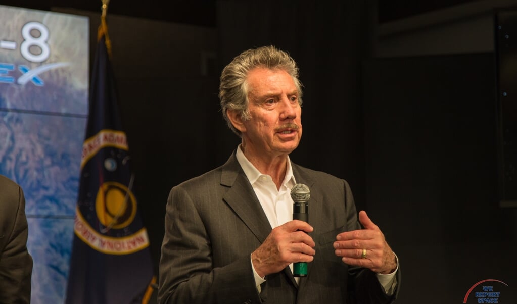 Miljardair Robert Bigelow, hier bij een presentatie van NASA in 2016, belooft veel geld aan wie de onsterfelijkheid van de ziel kan bewijzen. (beeld wikicommons / Michael Seeley)