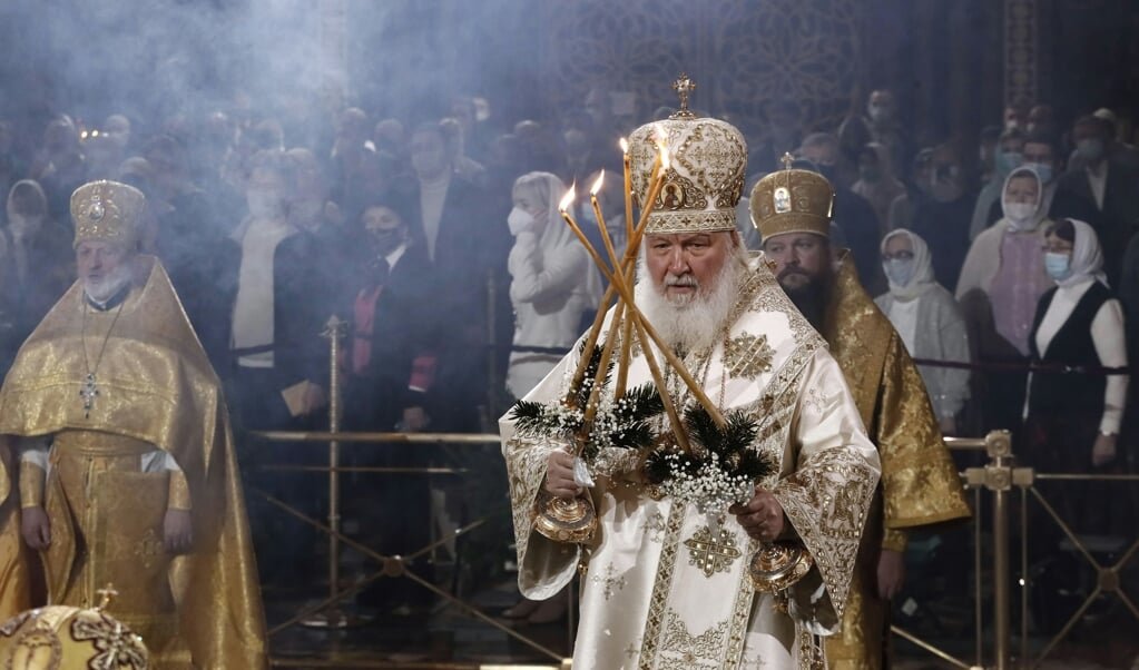Patriarch Kiril van Moskou tijdens de viering van het russische kerstfeest op 7 januari 2021 in de kathedraal van Christus de Verlosser te Moskou. (beeld epa / Maxim Shipenkov)
