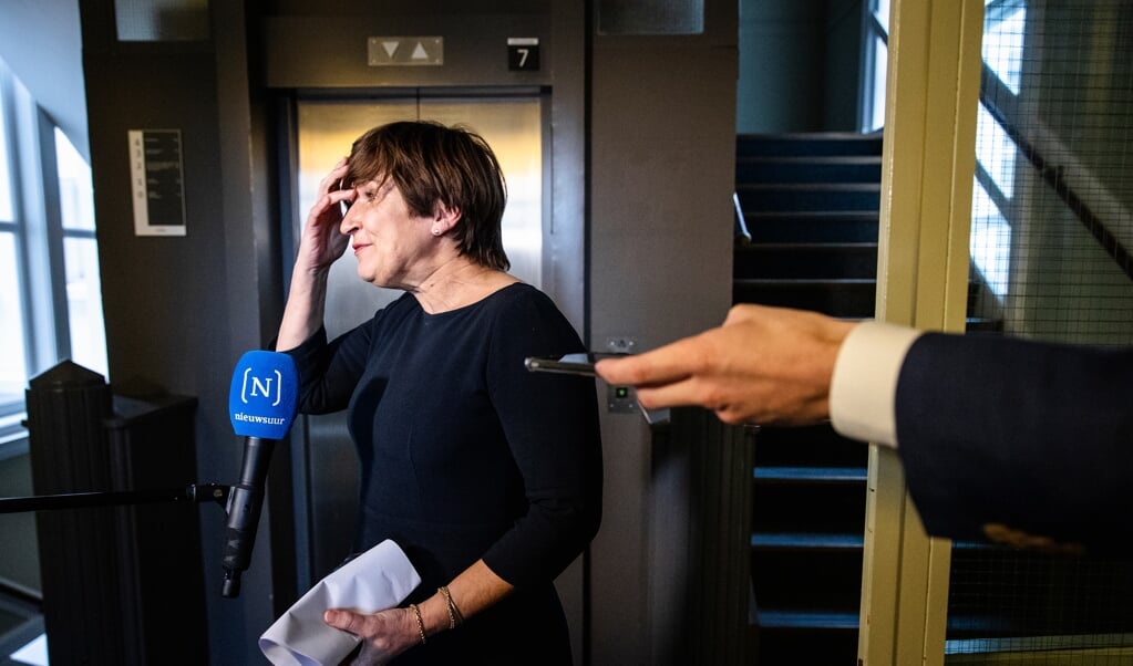 Lilianne Ploumen (PvdA) reageert in de Tweede Kamer op het vertrek van Lodewijk Asscher als lijsttrekker van de PvdA. (beeld anp / Sem van der Wal)