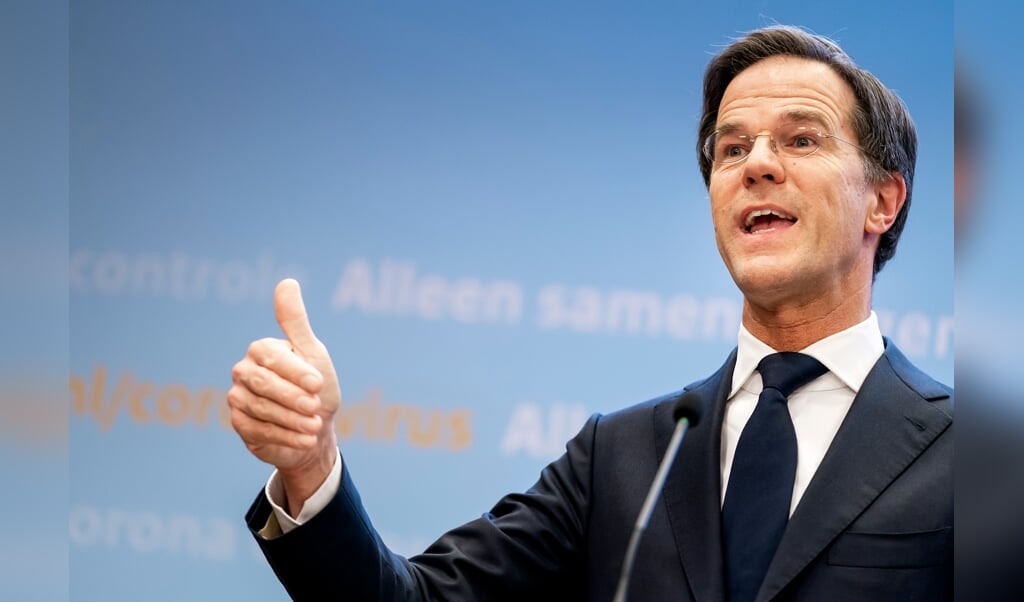 Premier Mark Rutte geeft tijdens een persconferentie een toelichting op de coronamaatregelen in Nederland. (beeld anp / Bart Maat)