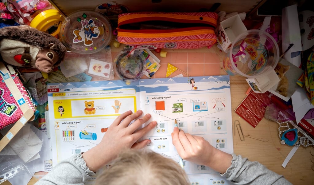 We zijn de kinderen aan het vertellen dat ze achter gaan lopen, scholen gaan allerlei fratsen verzinnen om nog meer vanuit stress de onderwijskwaliteit te verhogen. (beeld anp / Koen van Weel)