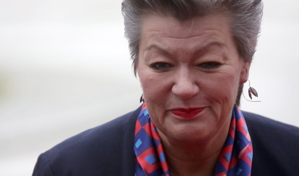 Ylva Johansson: 'Ik maak me grote zorgen. Frontex moet vertrouwd worden door mij, door de lidstaten, door de burgers, door derde landen.' (beeld epa / Daniel Kasap)