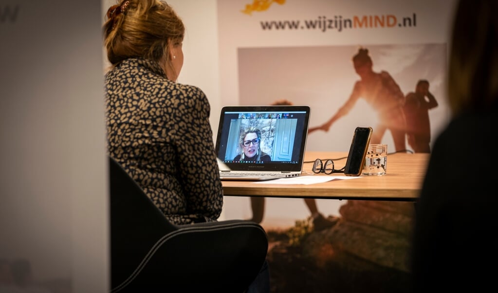 AMERSFOORT - Koningin Máxima neemt deel aan een Zoom-gesprek met deskundigen op het gebied van somberheid en depressiviteit bij MIND. De organisatie grijpt Blue Monday aan om aandacht te vragen voor mensen met psychische problemen. ANP ROYAL IMAGES JEROEN JUMELET (beeld anp / Jeroen Jumelet)