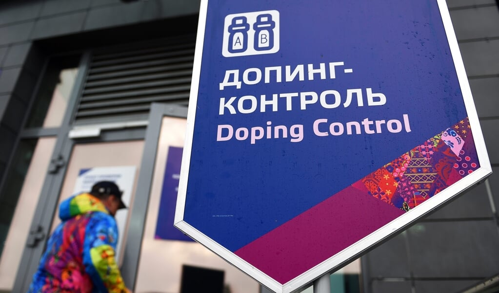 Dopingcontrole voor de biatlon-sporters in Krasnaya Polyana, tijdens de Olympische Winterspelen in Sotsji, Rusland. (beeld epa / Hendrik Schmidt)