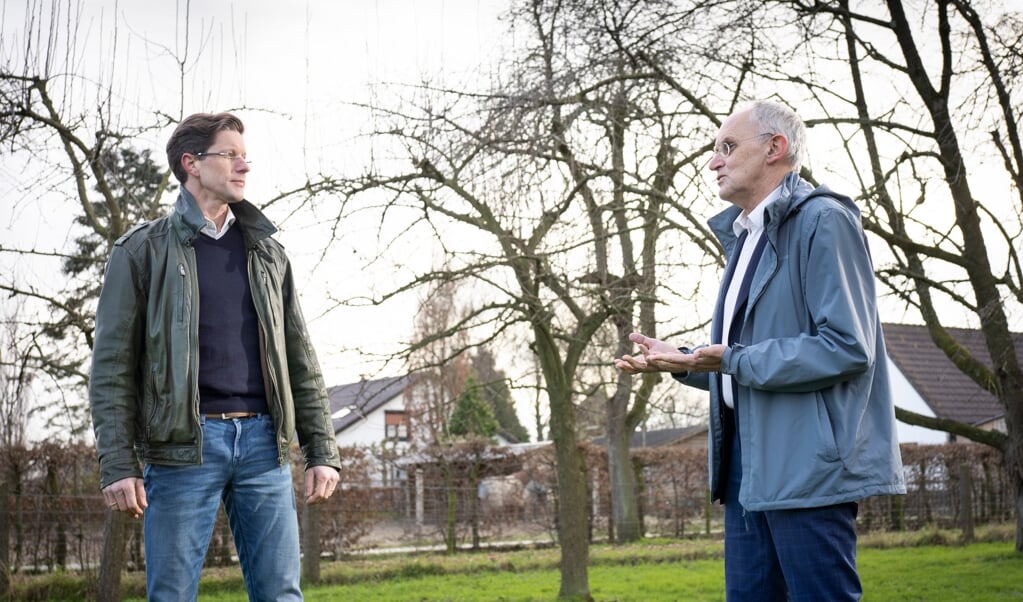 Ethici Stef Groenewoud en Theo Boer willen meer onderzoek naar het aanbod van zorg bij het zelfgekozen levenseinde. (beeld Niek Stam)