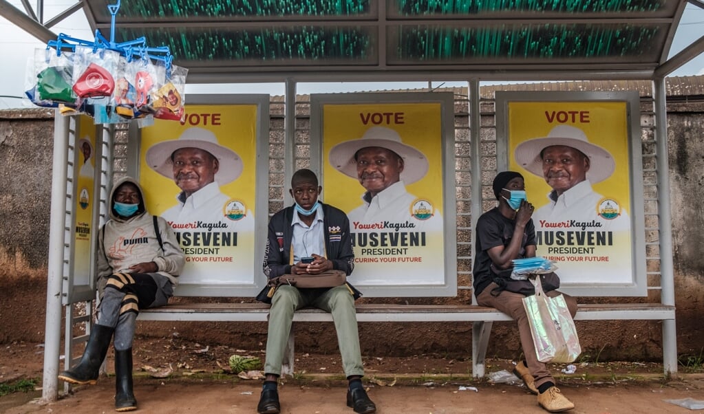 President Yoweri Museveni teert nog steeds op het feit dat hij de bevolking heeft bevrijd van de Idi Amin. (beeld afp / Sumy Sadurni)