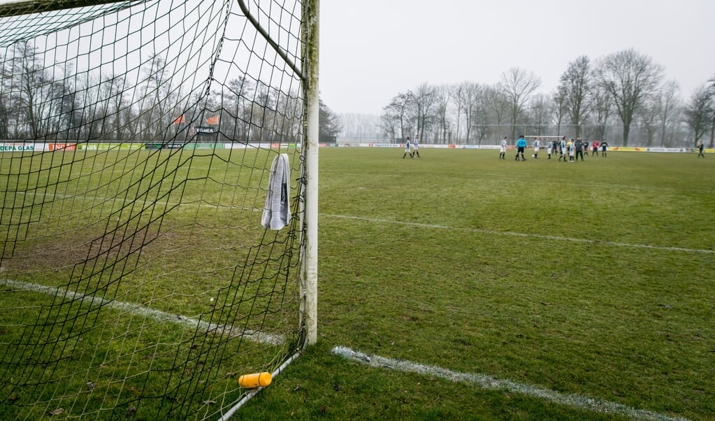 Geluk bij een ongeluk voor veel amateurverenigingen is de clubtrouw van de leden. (beeld anp / Bart Maat)