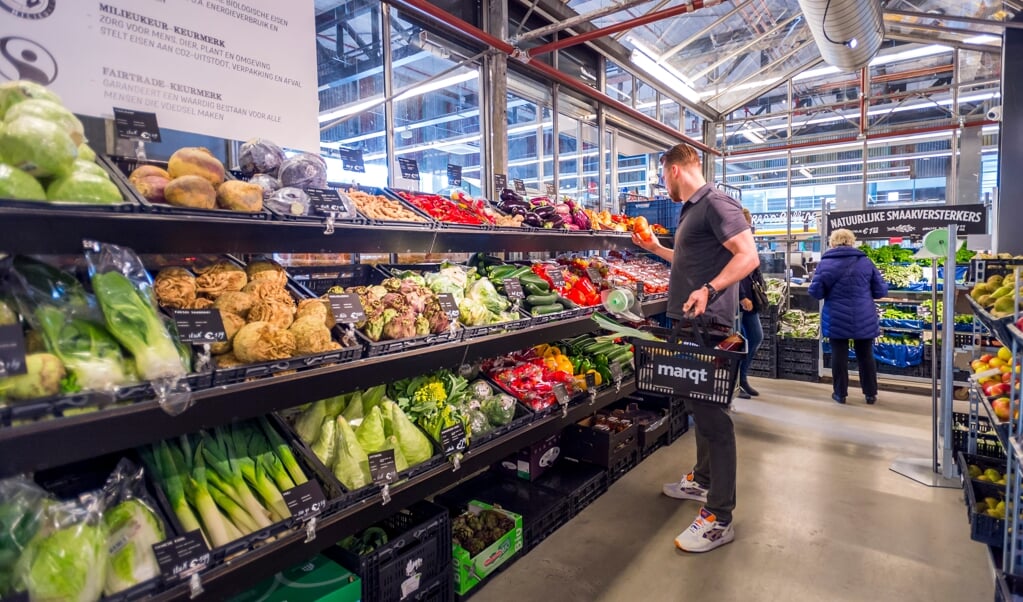 Het aantal boeren dat overstapt op biologische productie stijgt, maar niet hard. (beeld anp / Lex van Lieshout)