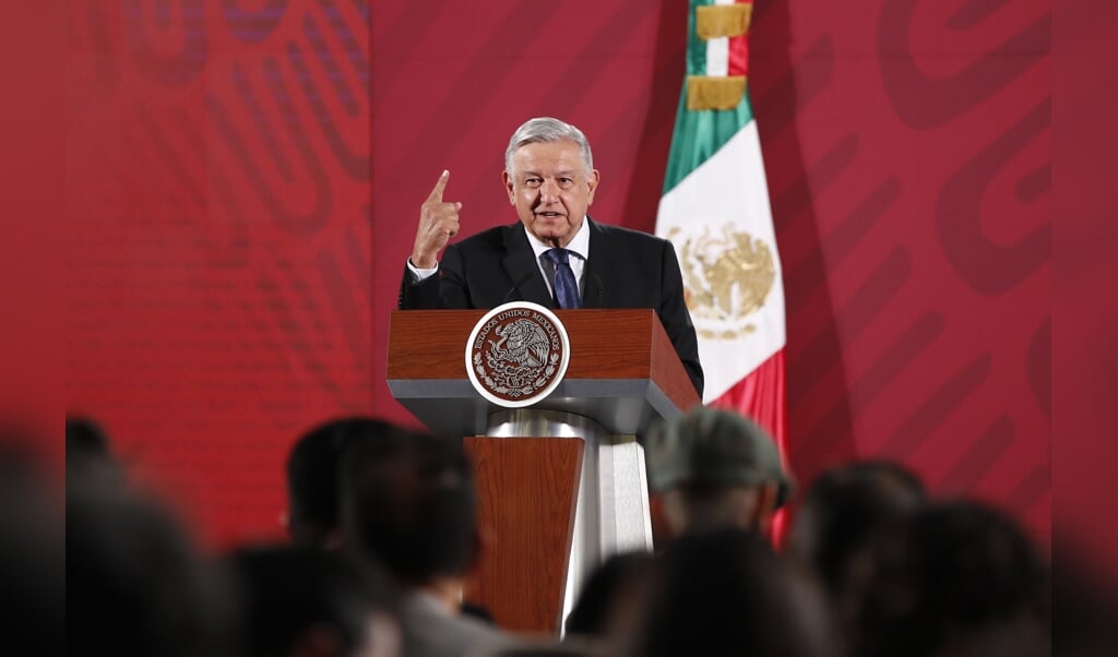 De Mexicaanse president López Obrador wil een einde maken aan een instantie die ervoor zorgt dat de overheid transparant moet zijn. 'Wij hebben niks te verbergen.' (beeld epa / Jose Mendez)