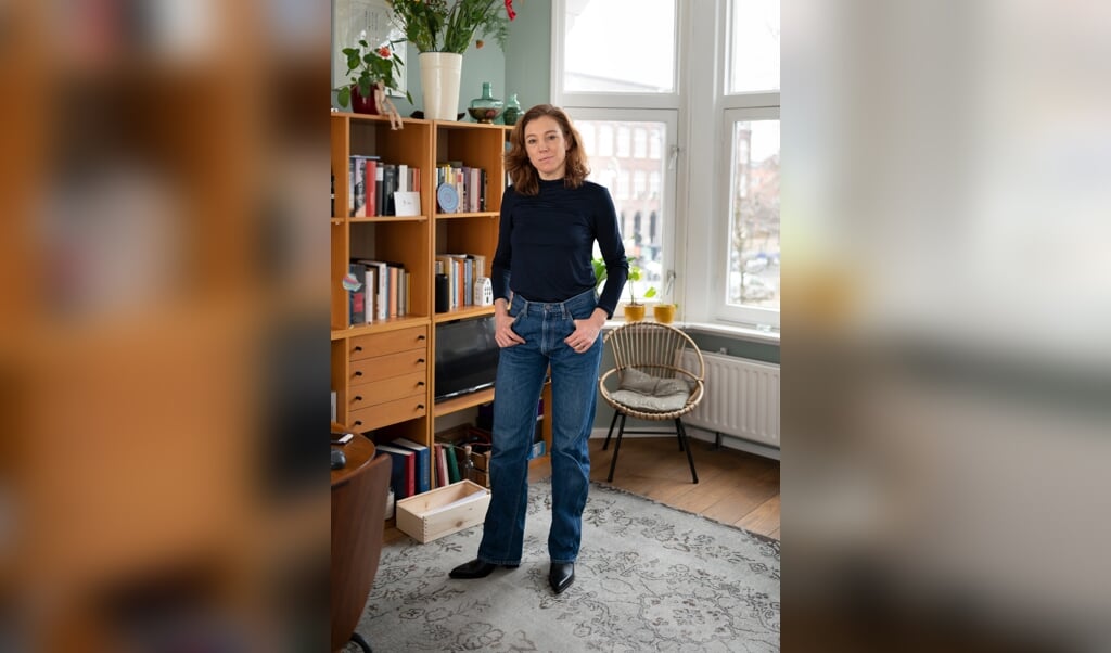 Marte Kaan: 'Het is belangrijk te beseffen dat het impact heeft hoe we moeders beoordelen.' (beeld Martin Waalboer)