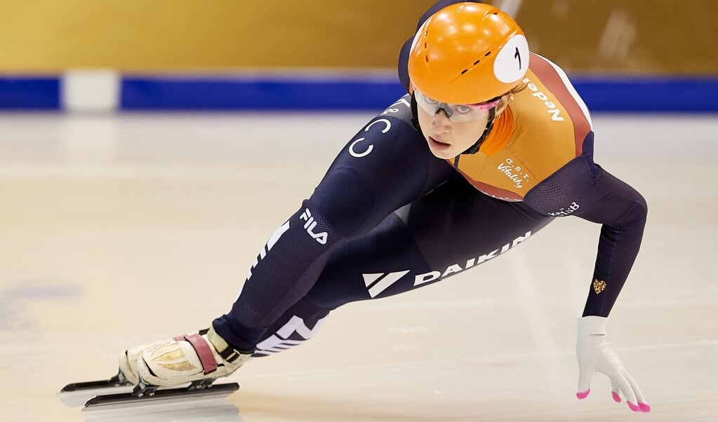 In het Poolse Gdansk won Suzanne Schulting alle afstanden (500 meter, 1000 meter en 1500 meter) bij het Europees Kampioenschap. (beeld epa / Adam Warzawa)