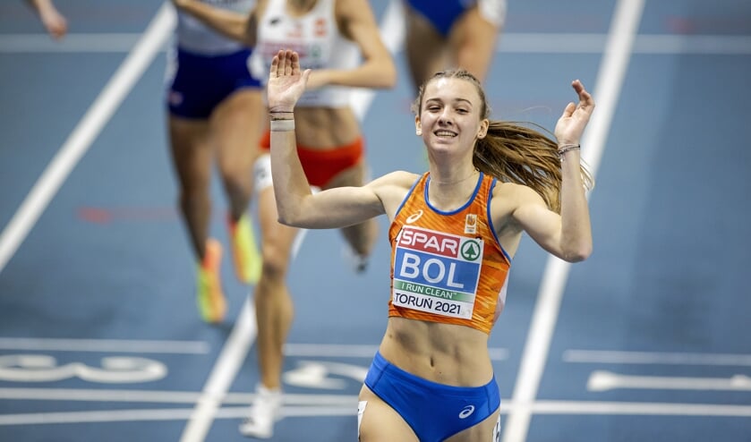 Femke Bol verovert goud op de 400 meter op het EK indooratletiek. (beeld anp / Robin van Lonkhuijsen)