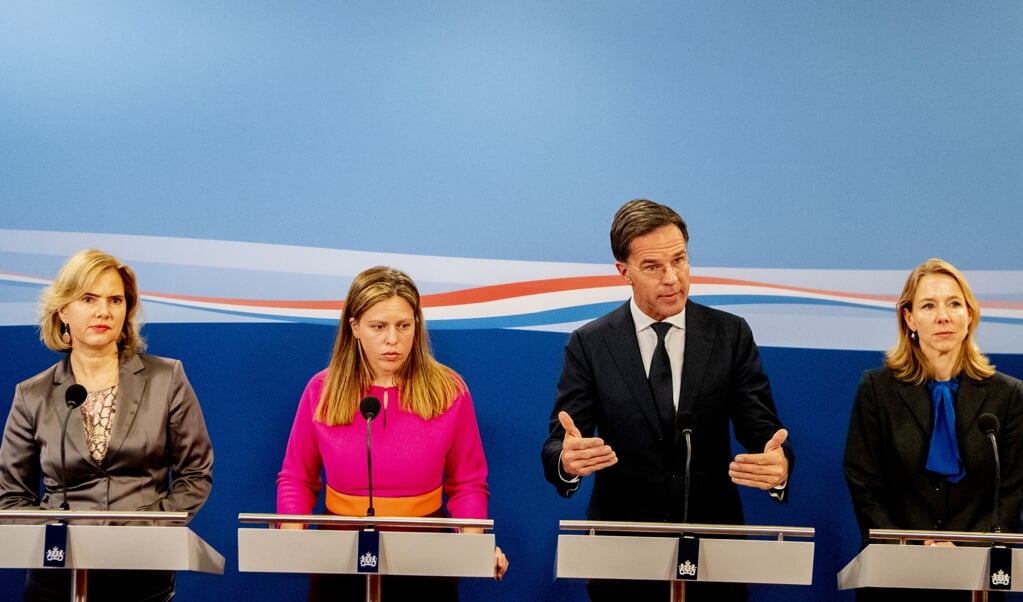 November 2019: Minister-president Mark Rutte en ministers Carola Schouten (Landbouw), Cora van Nieuwenhuizen (Infrastructuur en Waterstaat) en Stientje van Veldhoven (Milieu en Wonen) geven een toelichting op het pakket maatregelen voor de stikstofproblematiek in de woningbouw- en infrastructuursector en voor de PFAS-problematiek. (beeld anp / Robin Utrecht)