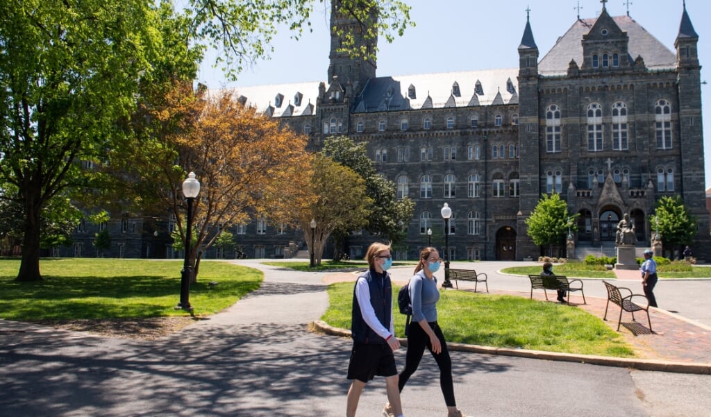 Georgetown University, de door jezuïeten opgerichte en geleide universiteit, waar in 1838 - om universiteitsschulden te kunnen betalen - 272 slaven werden verkocht. (beeld afp / Saul Loeb)