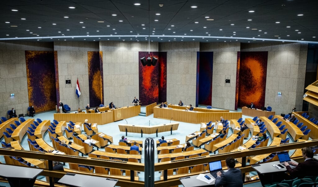 Hoe de verkiezingen voor de Tweede Kamer ook uitpakken, zeker is dat weer een groot deel van de huidige Tweede Kamer wordt vervangen door nieuwe gezichten. (beeld anp / Sem van der Wal)
