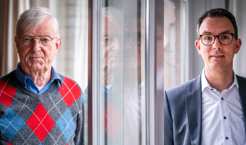 Bob Vuijk (links) en Adriaan Molenaar, twee dichters van De Nieuwe Psalmberijming. (beeld Jeroen Jumelet)