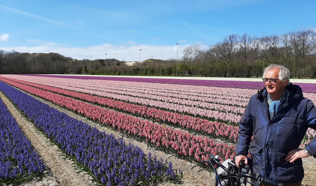 Piet Apeldoorn: 'Tulpen hebben het pas naar hun zin als het vijftien, zestien graden is.’ (beeld nd)