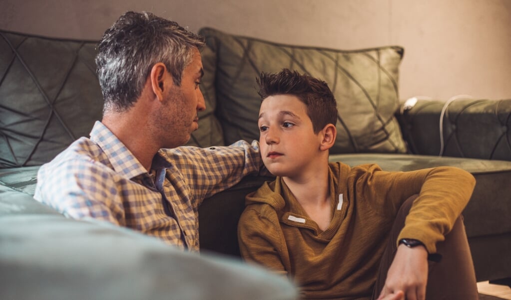 Behandel jongeren zoals liefdevolle ouders normaal gesproken hun kinderen behandelen. (beeld istock)
