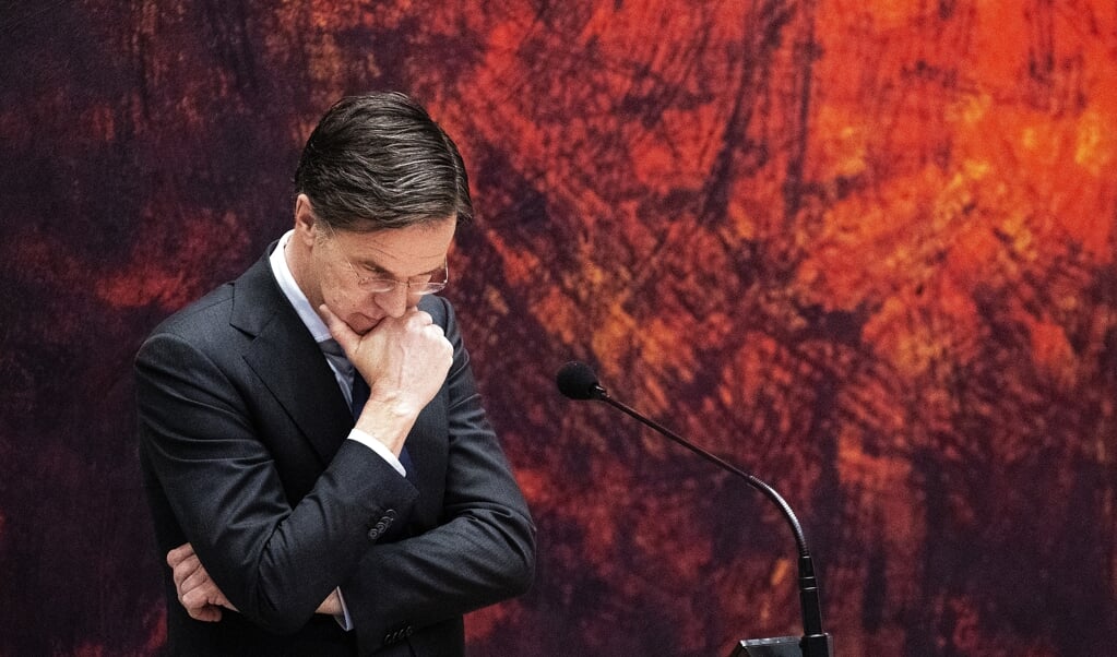 Mark Rutte (VVD) in de Tweede Kamer tijdens een debat over de mislukte formatieverkenning. 'Sommige fractievoorzitters waren grof en betichtten Rutte van liegen, anderen waren voorzichtiger.' (beeld anp / Bart Maat)