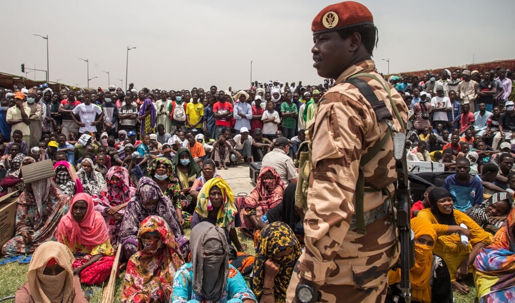 De staatsbegrafenis van de voormalige Tsjadische president Idriss Déby. (beeld afp / Christophe Petit Tesson)