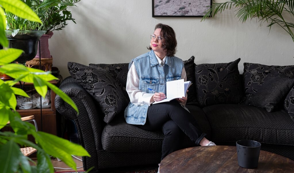 Marina de Haan: 'De Geest van God voel ik ook wanneer er iets gebeurt in mijn leven. Het is lastig onder woorden te brengen wat ik dan voel.' (beeld Martin Waalboer)