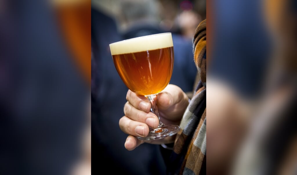 Een Duitse pastoor wil met de verkoop van een eigen biersoort de misgelopen inkomsten van zijn parochie compenseren. (beeld anp / Lex van Lieshout)