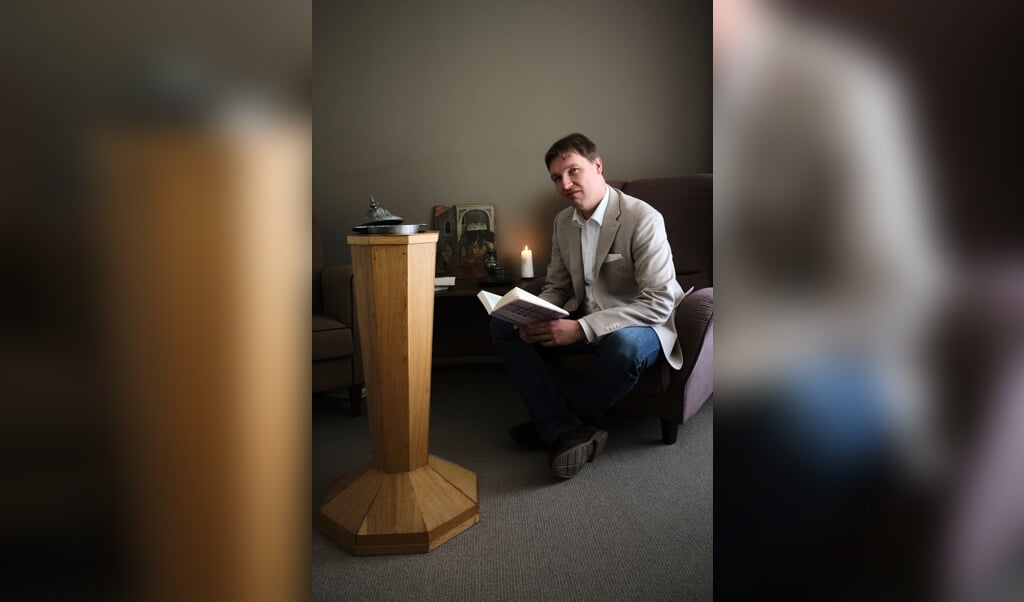 Joost van den Brink: 'Op mijn elfde kreeg ik opeens heel sterk de gedachte: Waarom word jij geen dominee? Dat heb ik als mijn roeping ervaren.' (beeld Dick Vos)