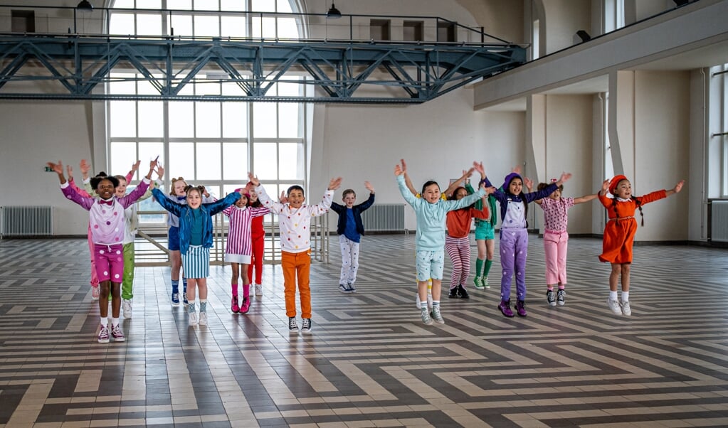 Er is onrust ontstaan op christelijk scholen over het gebruik van het woord 'jiggyjig' in het Koningsspelenlied Zij aan zij van Kinderen voor kinderen. (beeld bnnvara)