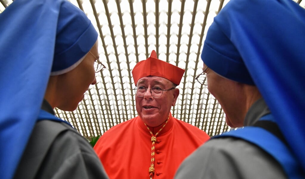 Kardinaal Höllerich vlak na zijn kardinaalscreatie door paus Franciscus in 2019. (beeld afp / Tiziana Fabi)