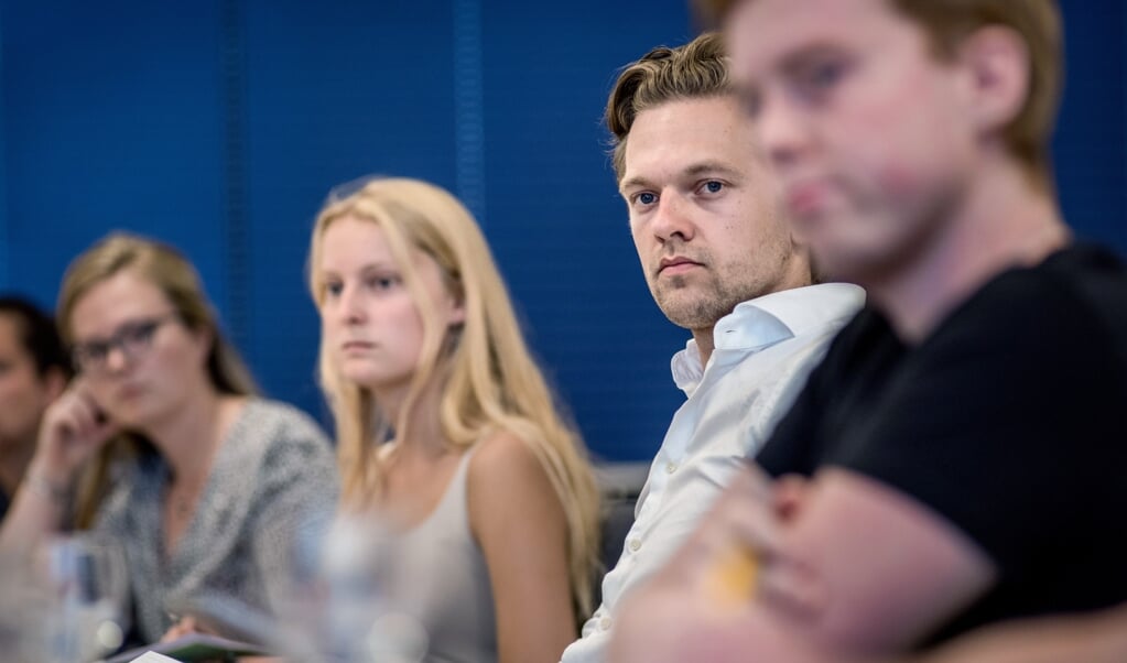 Uit het onderzoek blijkt dat 65 procent van de studenten vrijwilligerswerk doet. ‘Dat is veel, want het gemiddelde in Nederland is 47 procent.' (beeld anp / Corne Sparidaens)
