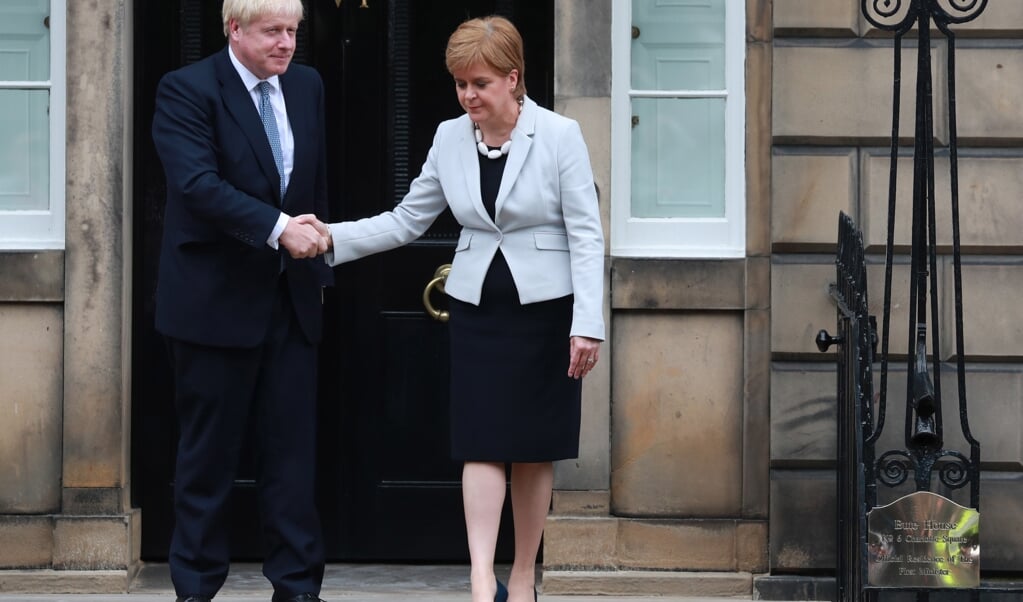 De Schotten staat een nieuw gevecht te wachten tussen Boris Johnson en Nicola Sturgeon. (beeld epa / Stewart Attwood)