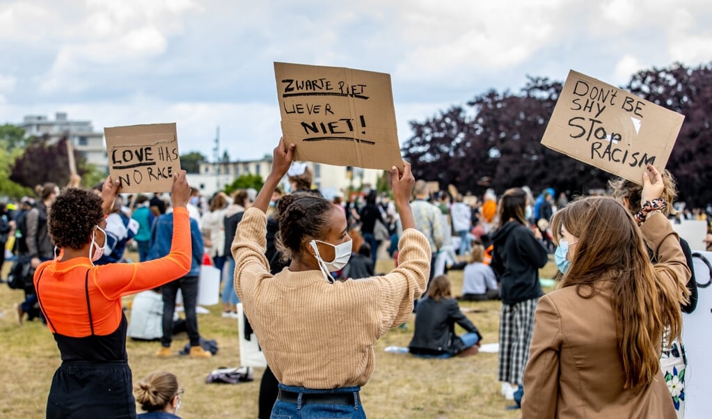'Een stroming van minderheidsgroeperingen wil pijn voorkomen, of pijn uit het verleden hersteld zien.' Beeld: demonstratie tegen racisme in Maastricht (juni 2020). (beeld anp / Jean-Pierre Geusens)