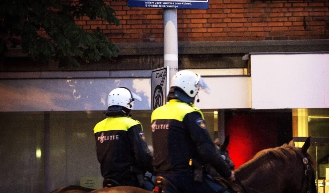 Politie: drie aanhoudingen bij onlusten in Den Haag ...