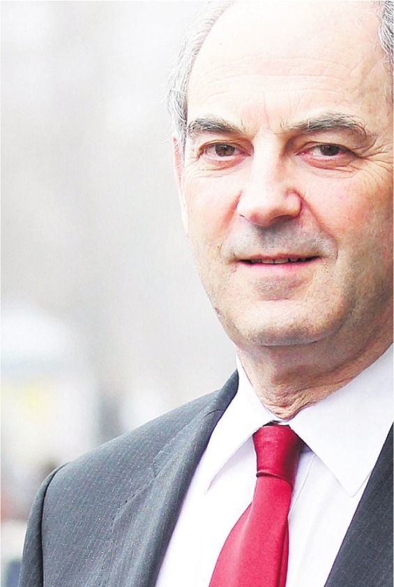 Job Cohen gooit beuk er in
