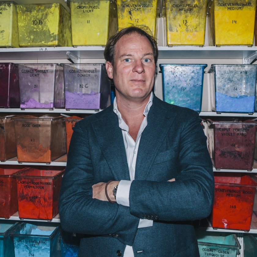Edward de Beer, eigenaar van Old Holland: ‘Voor één verf kan de wals wel een halve dag aanstaan.’ (Marcel Wogram)
