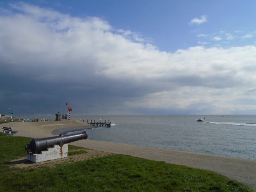 De Waddenzee bij Oudeschild op Texel, de vroegere rede van Texel, waar op 24 december 1593 iets verschrikkelijks gebeurde. (nd)