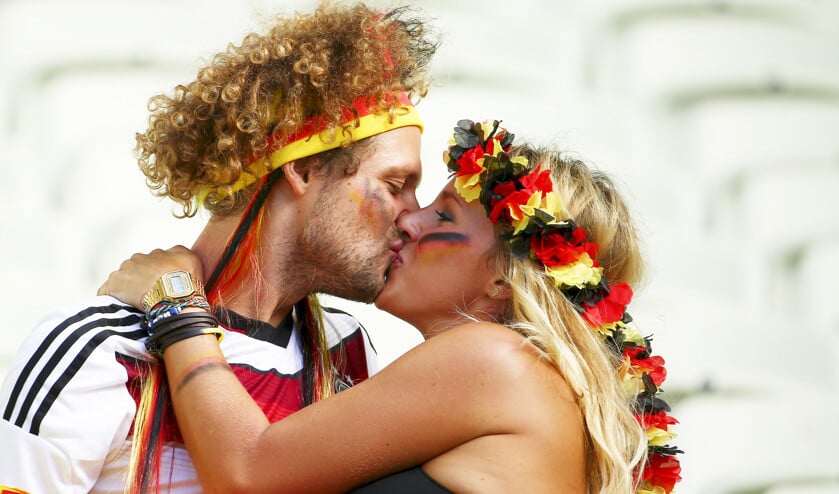 Duitse fans in de Braziliaanse stad Fortaleza tijdens de voetbalwedstrijd Duitsland – Ghana tijdens het WK van 2014. Duitsland won voor de verandering een keertje niet, maar speelde gelijkspel: 2-2.