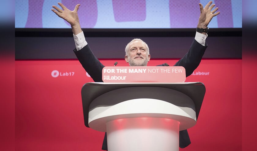 De Britse Labourleider Jeremy Corbyn heeft in zijn speech tijdens het jaarlijkse partijcongres het antisemitische sentiment binnen zijn partij scherp veroordeeld. (ap / Gareth Fuller)