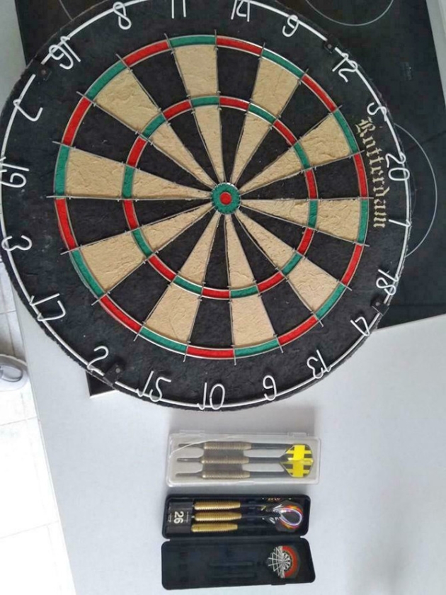 Marktplaats: Erwin Taal verkoopt zijn dartbord. 'We zijn aan het ontspullen' (marktplaats)