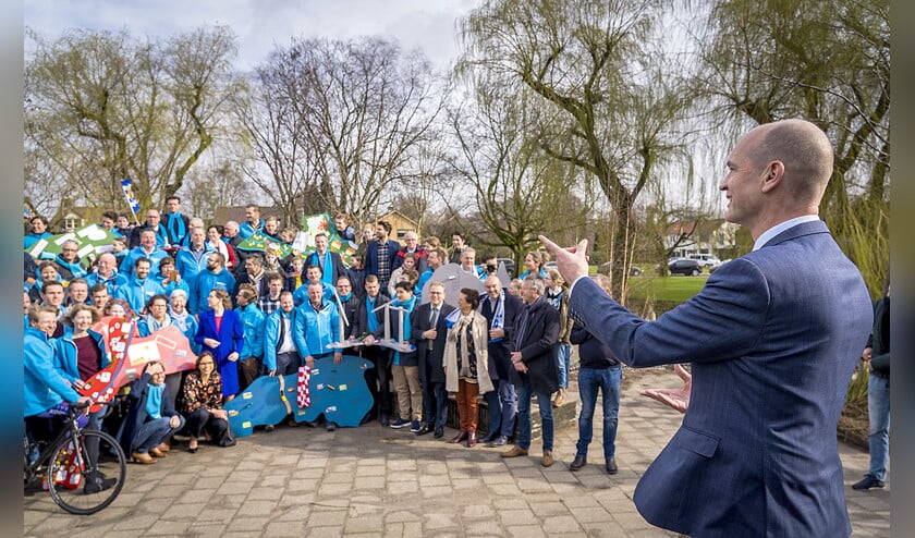 Gert-Jan Segers op campagne op een basisschool in Barneveld, vorige week. ‘Er is geen tweede aarde, dus handelen is geboden. Dit kabinet doet dat.’ (anp / Lex van Lieshout)