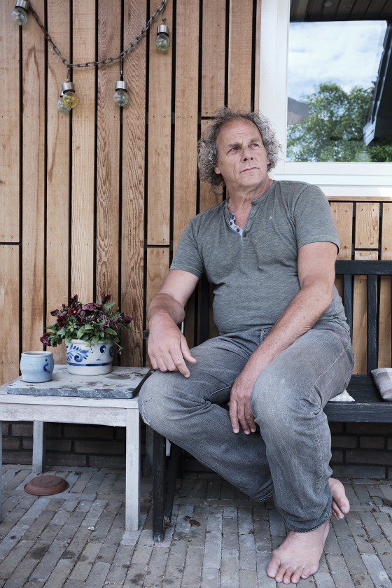 Dick Mostert: 'Om te kunnen ontspannen heb ik stilte nodig' (Dick Vos)
