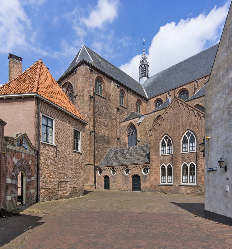 CDA’er Lenny Geluk wil dat het kabinet de ondersteuningsmogelijkheden voor monumentale kerken actief onder de aandacht brengt van kerkbesturen. (wikimedia)