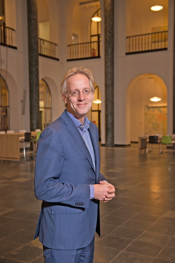 Portret Robbert Dijkgraaf: Lyrisch over de wetenschap (Rufus de Vries)
