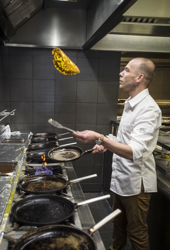 Exquise pannenkoek met kokos en kaffir lime (Carel Schutte)